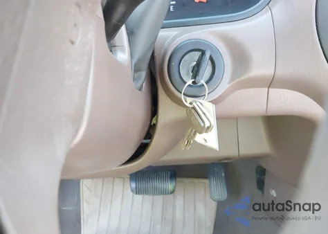 2002 Toyota Tundra z USA, uszkodzony, nr VIN 5TBJN321X2S284310